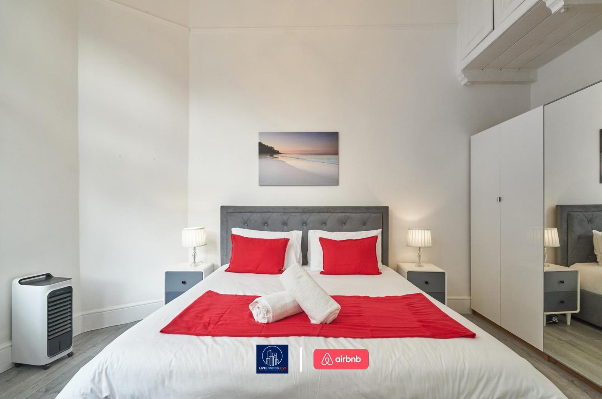Last-Minute Specials L Sleeps Up To 4 Guests L One-Bedroom Apartment With King Bed And High Ceilings Near Camden By Live London Short Lets & Serviced Accommodation Ngoại thất bức ảnh